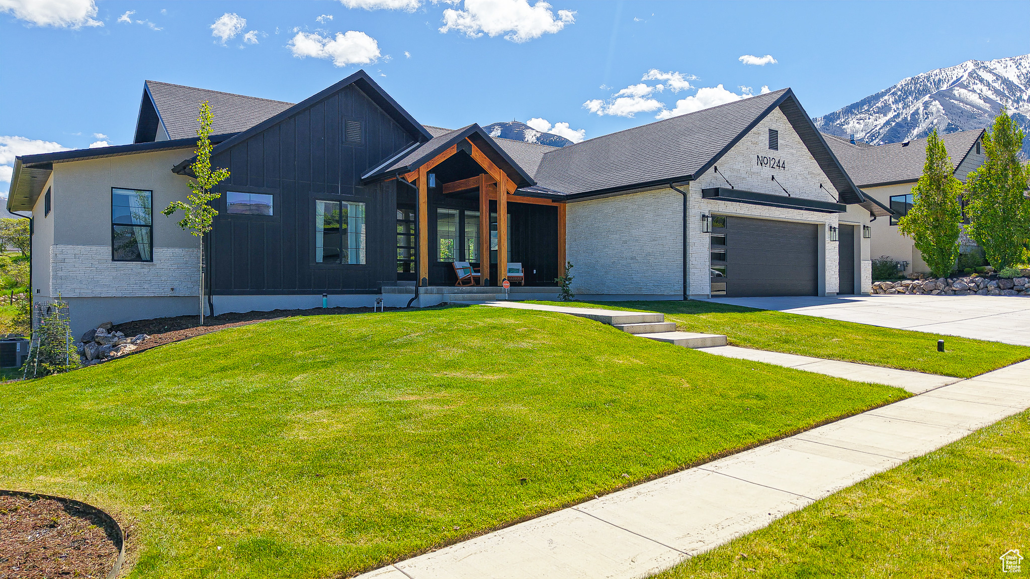 PREMIER POINT - Residential