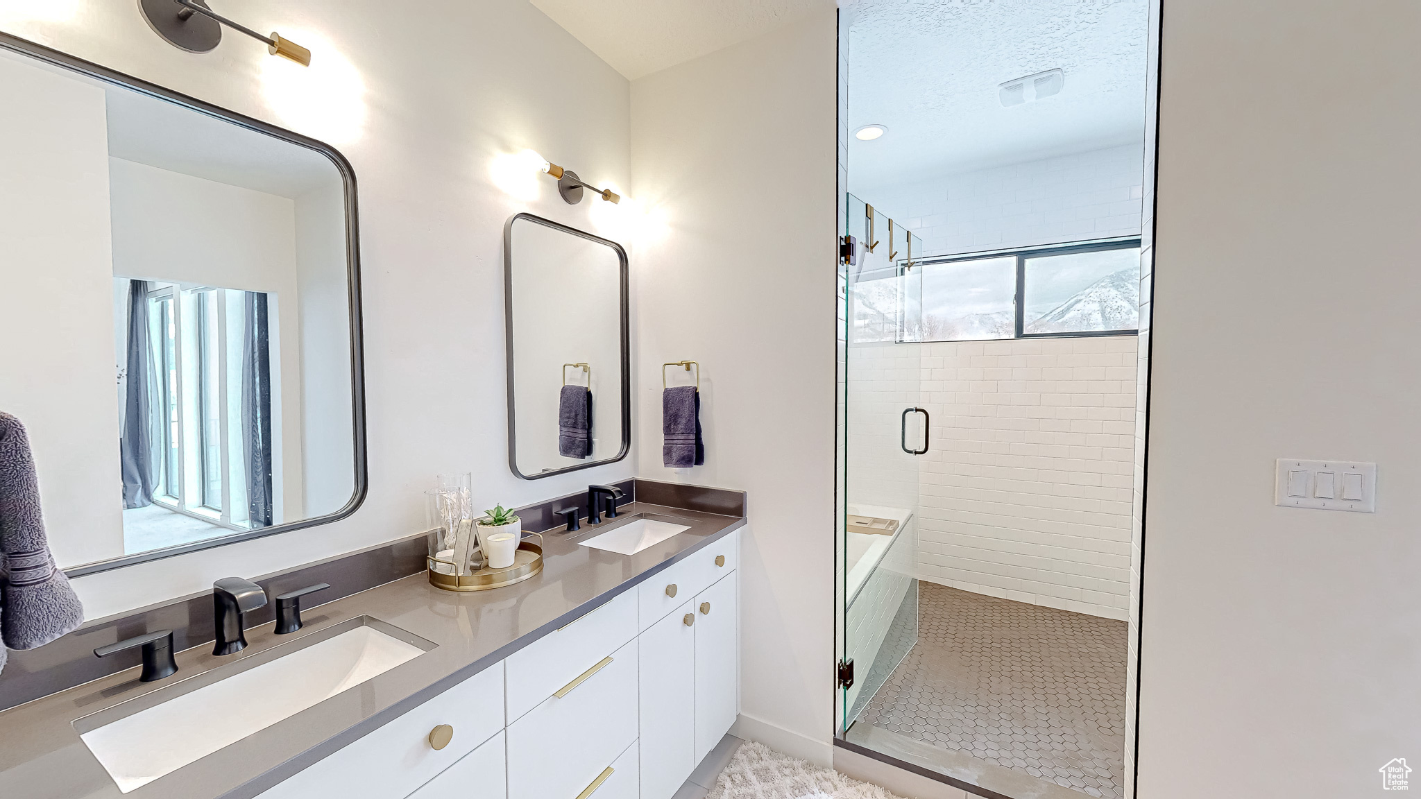 PREMIER POINT - Residential