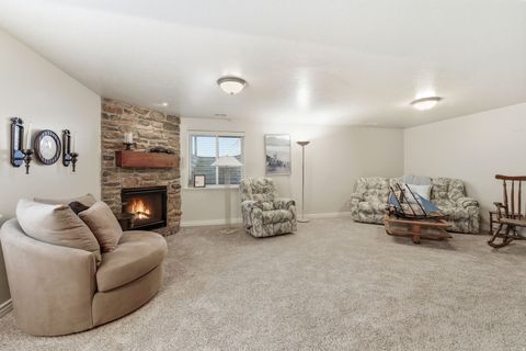 Tiny photo for 56 WHITAKER CIR, Kaysville, UT 84037 (MLS # 2141317)