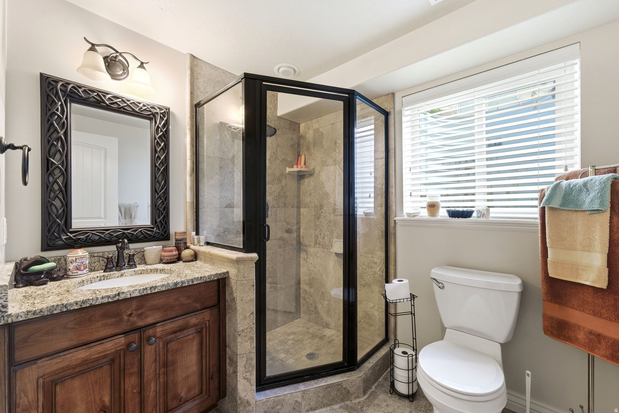 WHIT'S COURT - Residential