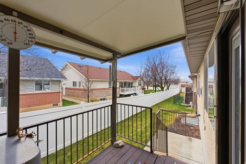 Tiny photo for 56 WHITAKER CIR, Kaysville, UT 84037 (MLS # 2141317)