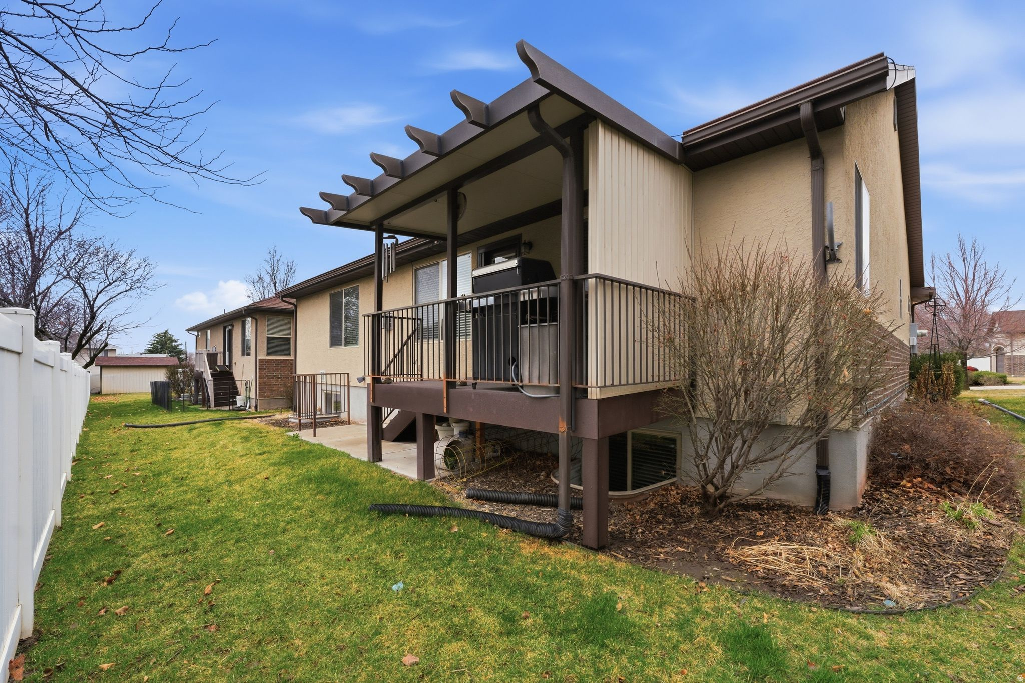 WHIT'S COURT - Residential