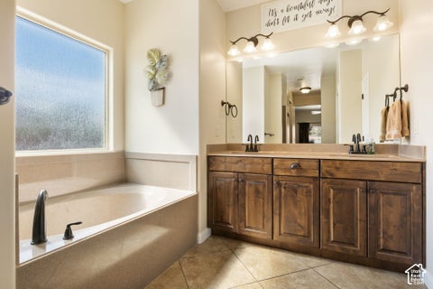 Tiny photo for 3767 S SUGAR PLUM WAY, Washington, UT 84780 (MLS # 2190637)