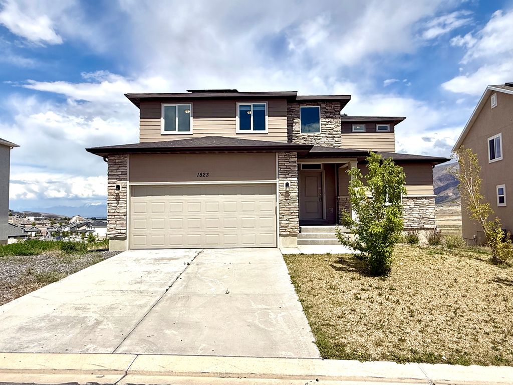 Photo of 1823 S LONGVIEW RD, Santaquin, UT 84655 (MLS # 2156279)