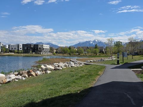 Tiny photo for 4658 W BOATHOUSE CIR S, South Jordan, UT 84009 (MLS # 2149429)