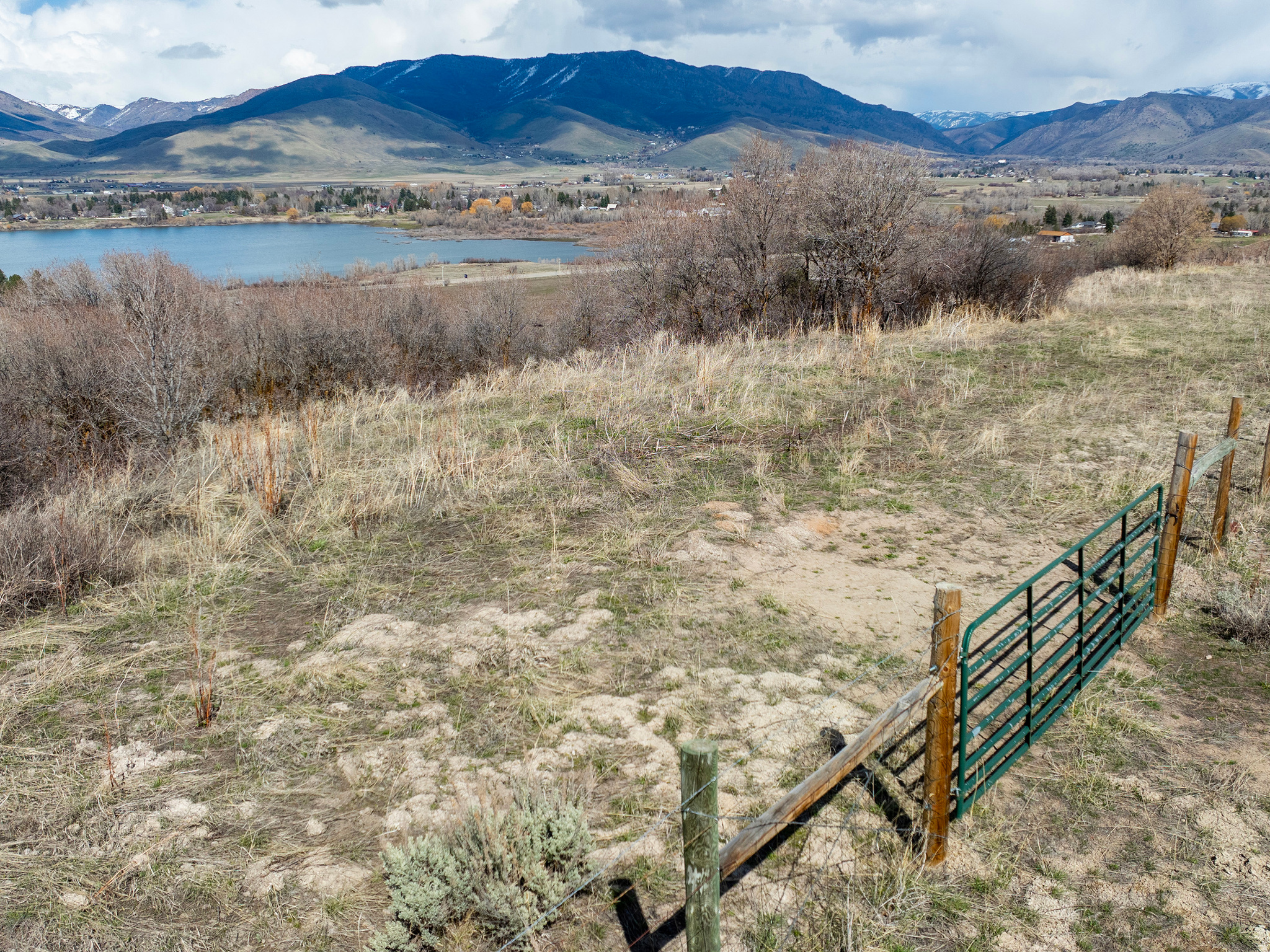 BURDOCK POINT - Land