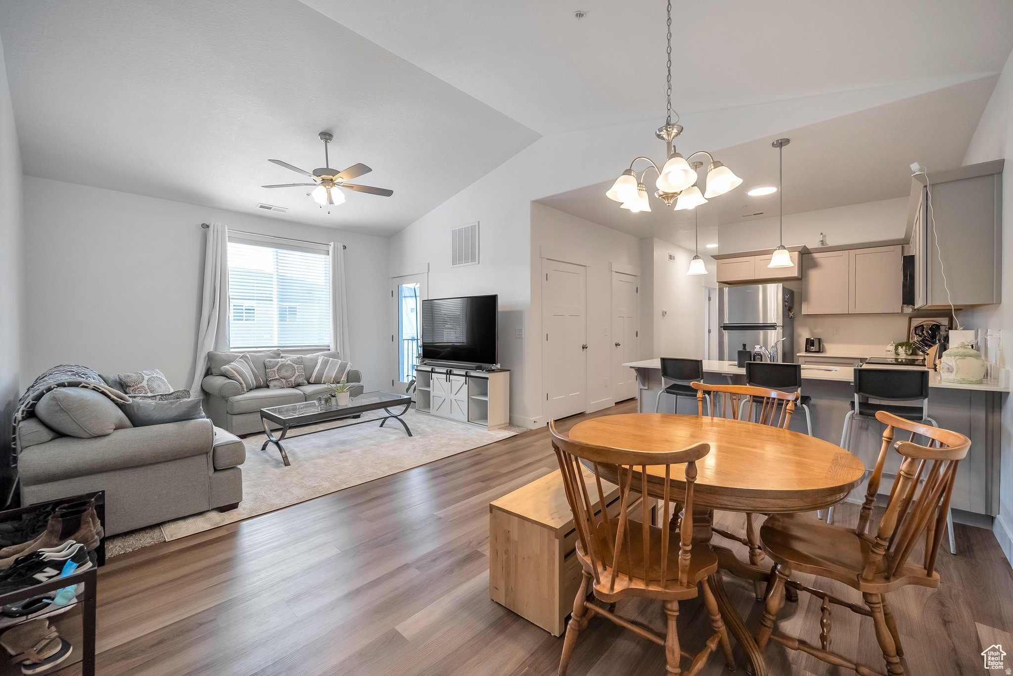 MOUNTAIN RIDGE - Residential