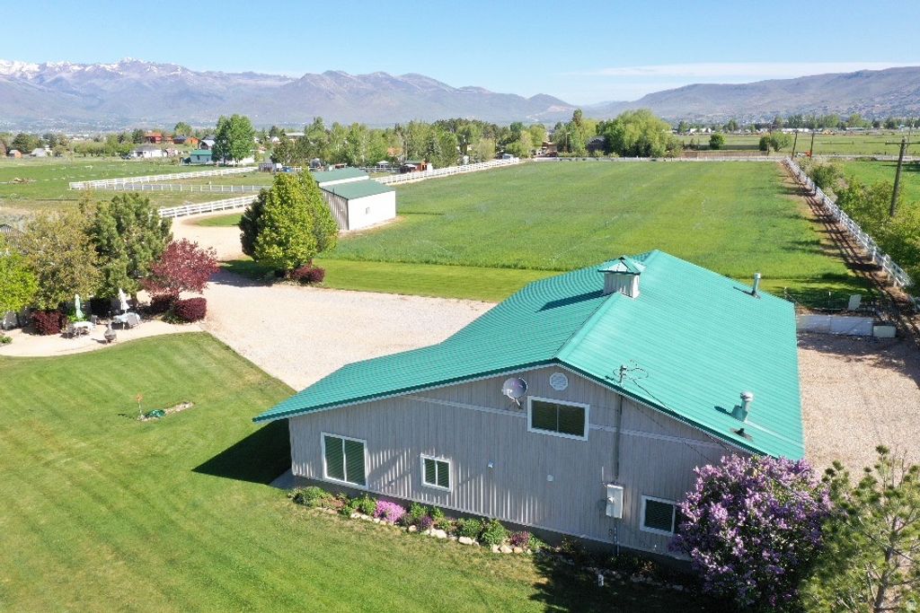 Photo of 1454 E LITTLE SWEDEN RD S, Daniel, UT 84032 (MLS # 2152499)