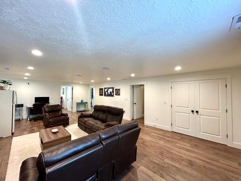 Tiny photo for 855 N 150 W, Santaquin, UT 84655 (MLS # 2161877)