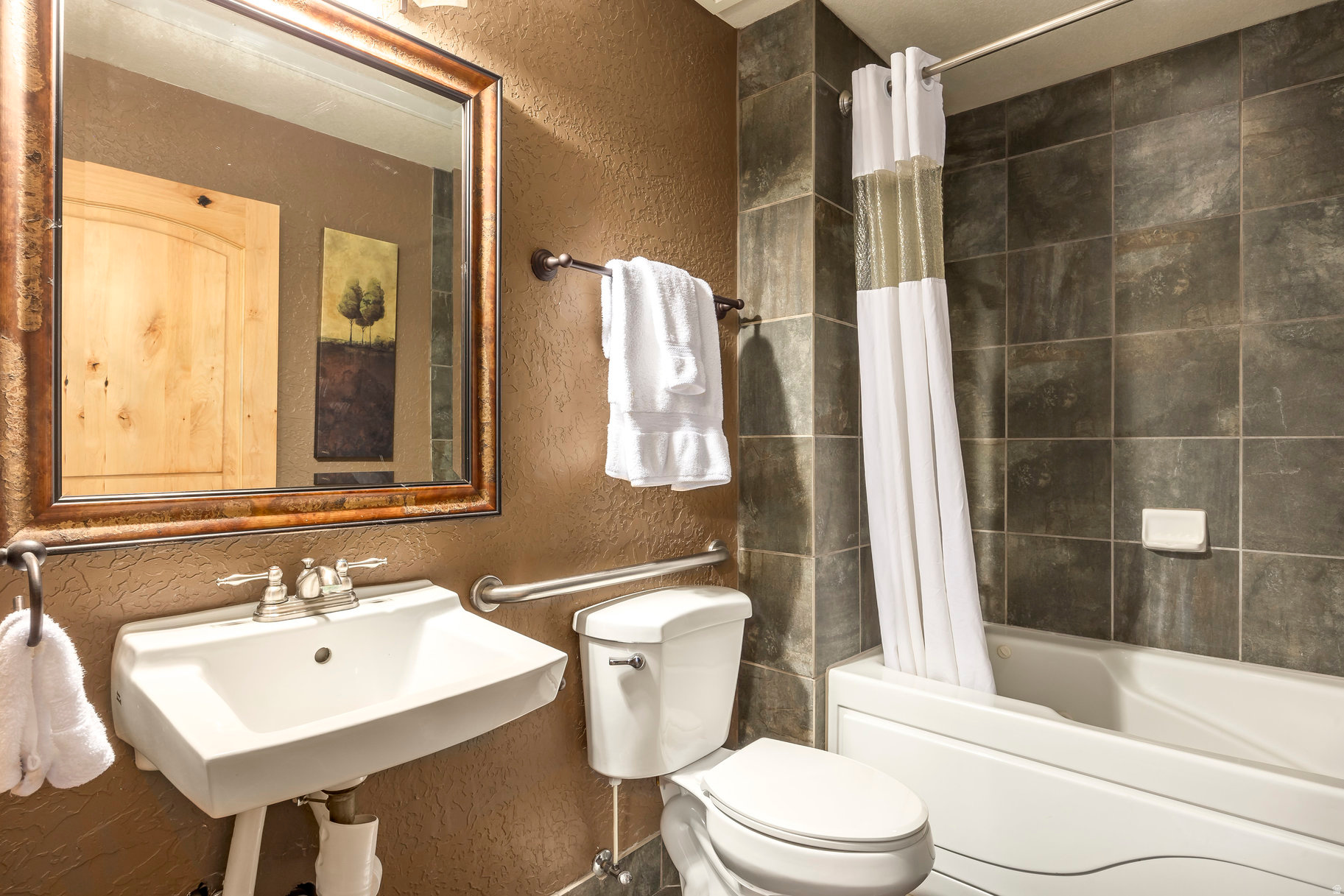 SILVERADO LODGE - Residential