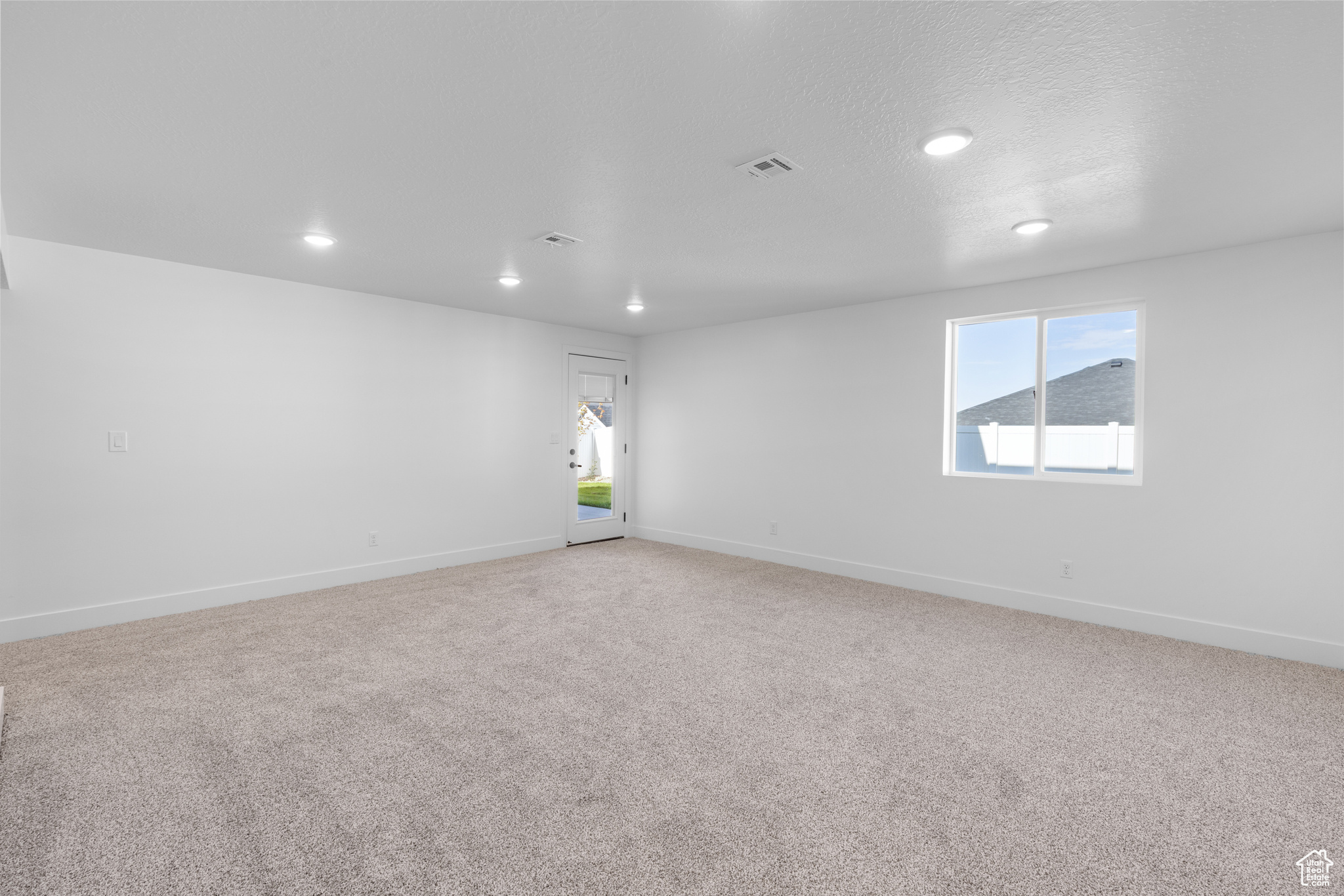 CRESCENT HILLS - Residential