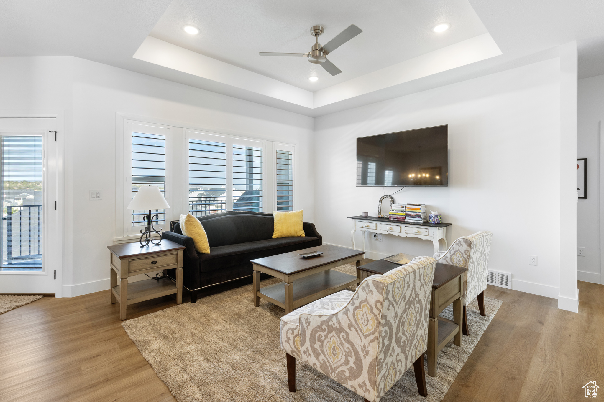 CRESCENT HILLS - Residential