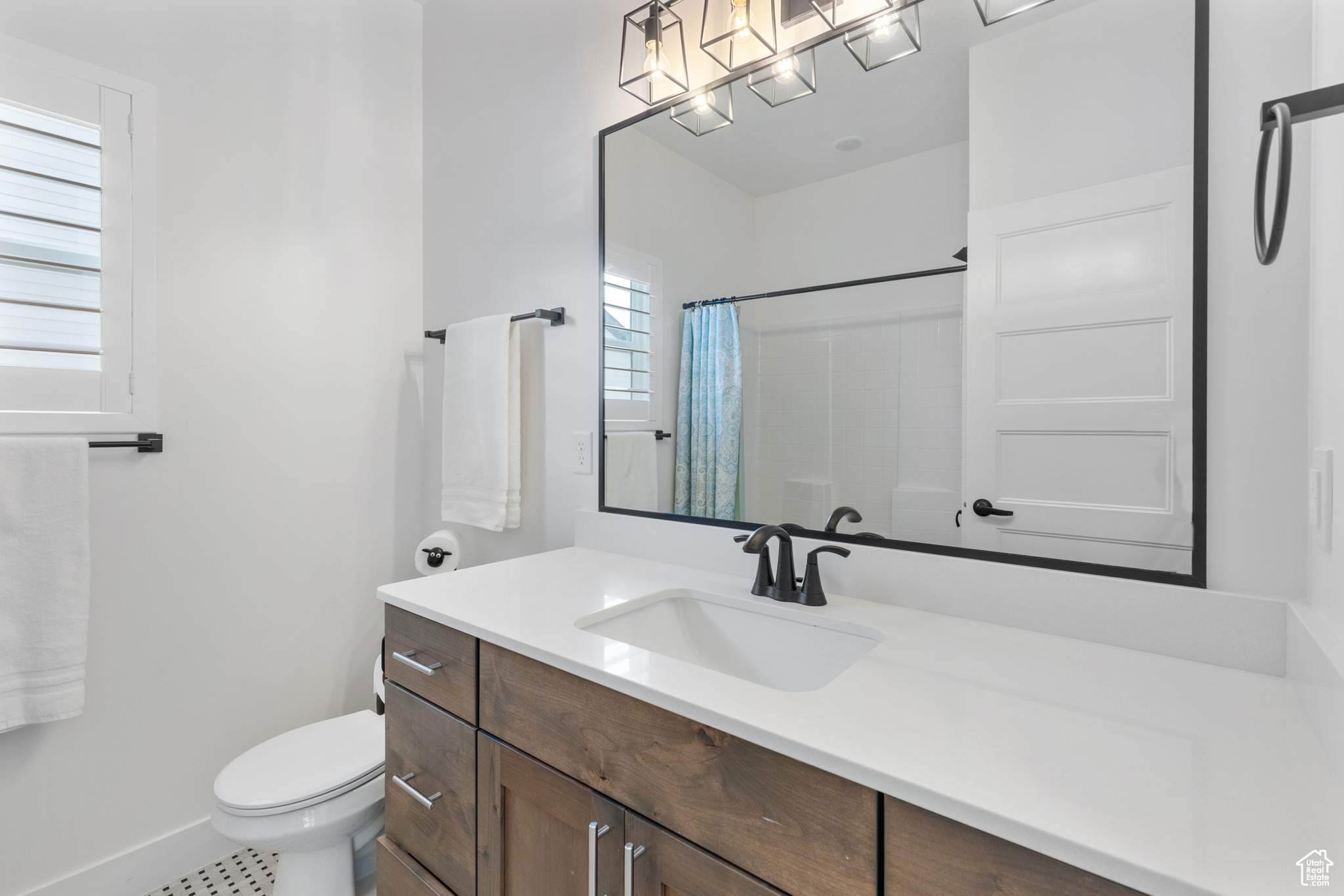 CRESCENT HILLS - Residential