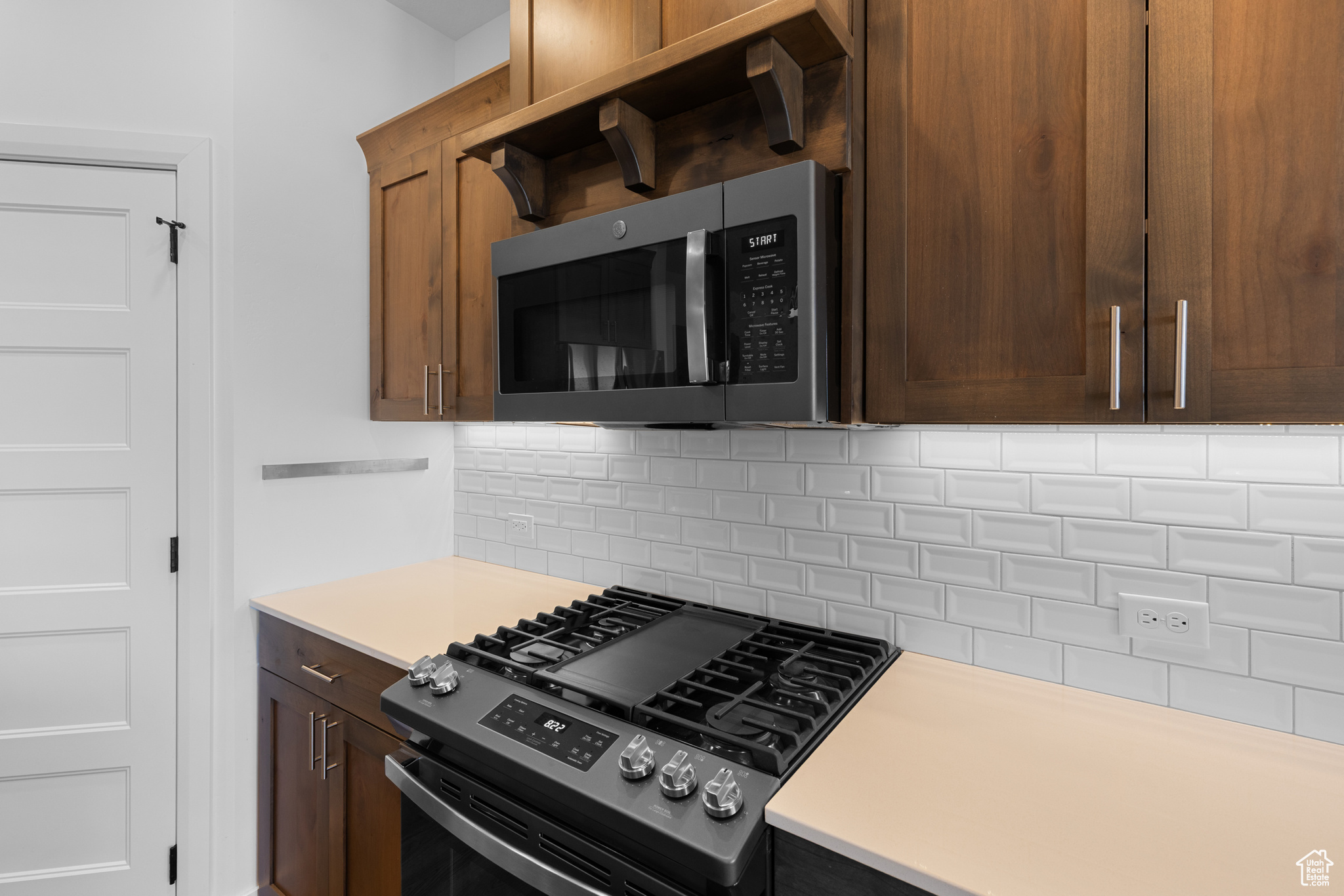 CRESCENT HILLS - Residential