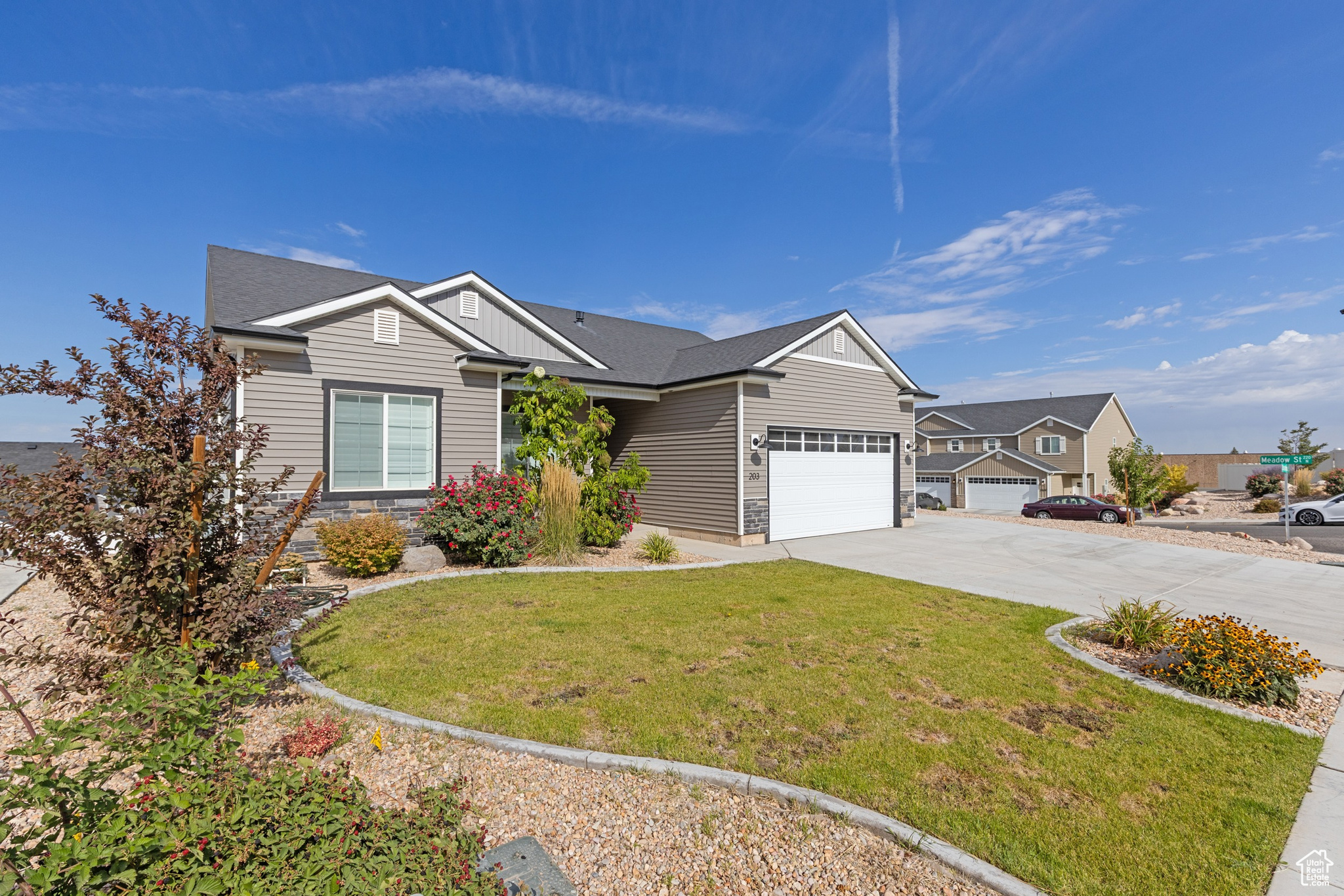 CRESCENT HILLS - Residential