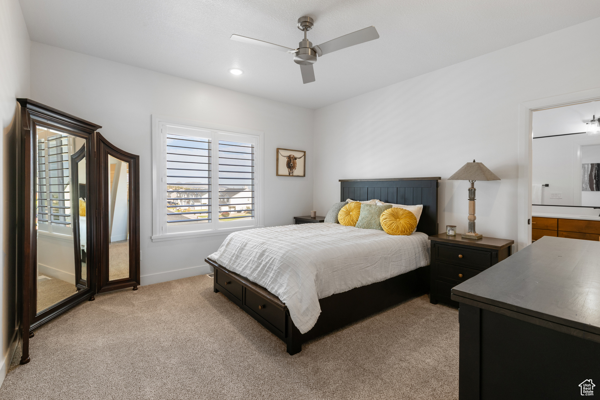 CRESCENT HILLS - Residential