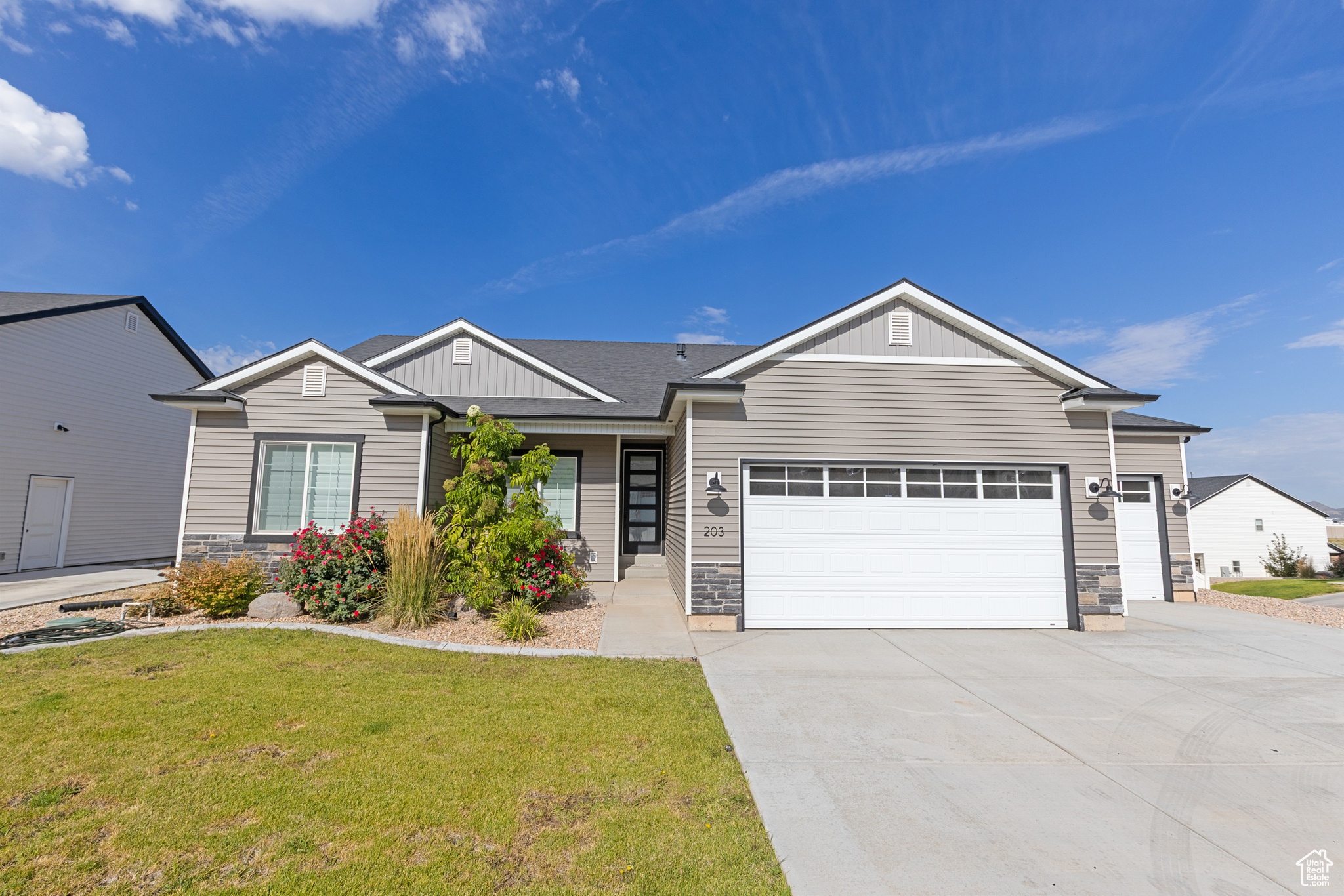 CRESCENT HILLS - Residential