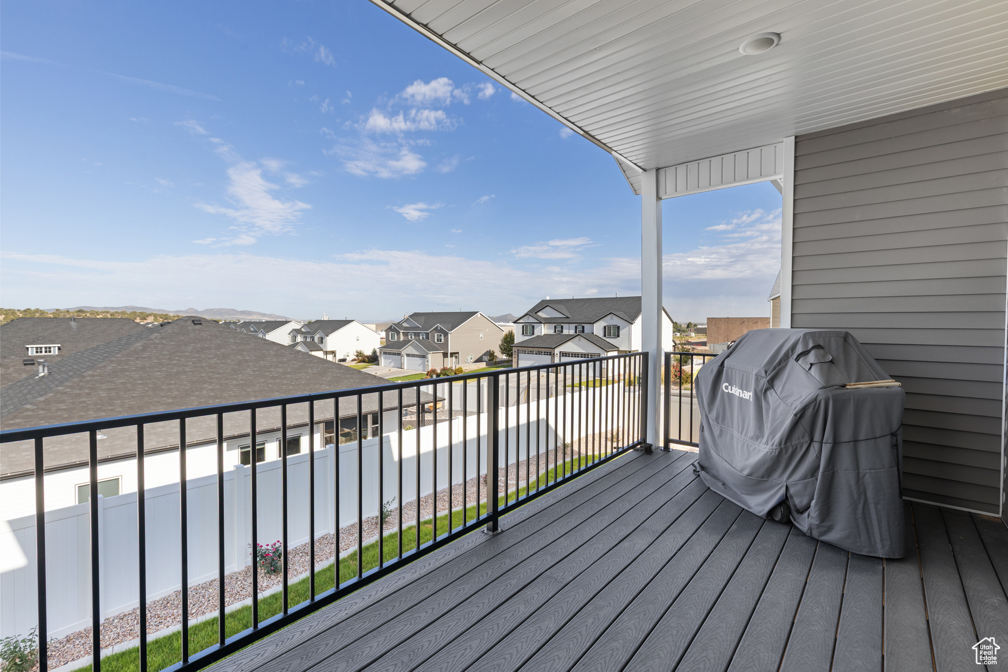 CRESCENT HILLS - Residential