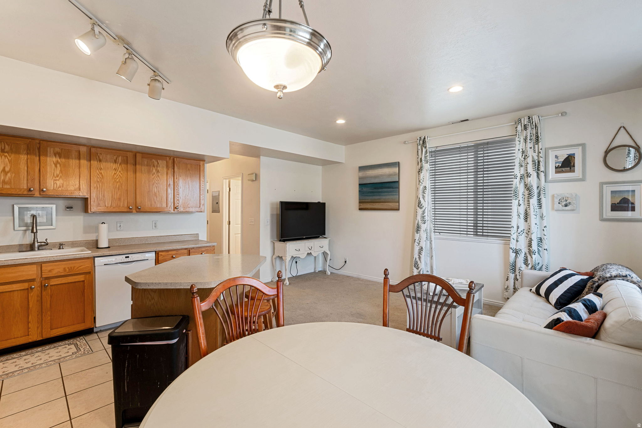 N TOWN STATION - Residential