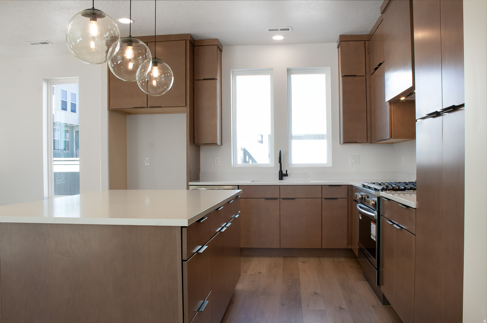 DAYBREAK - Residential