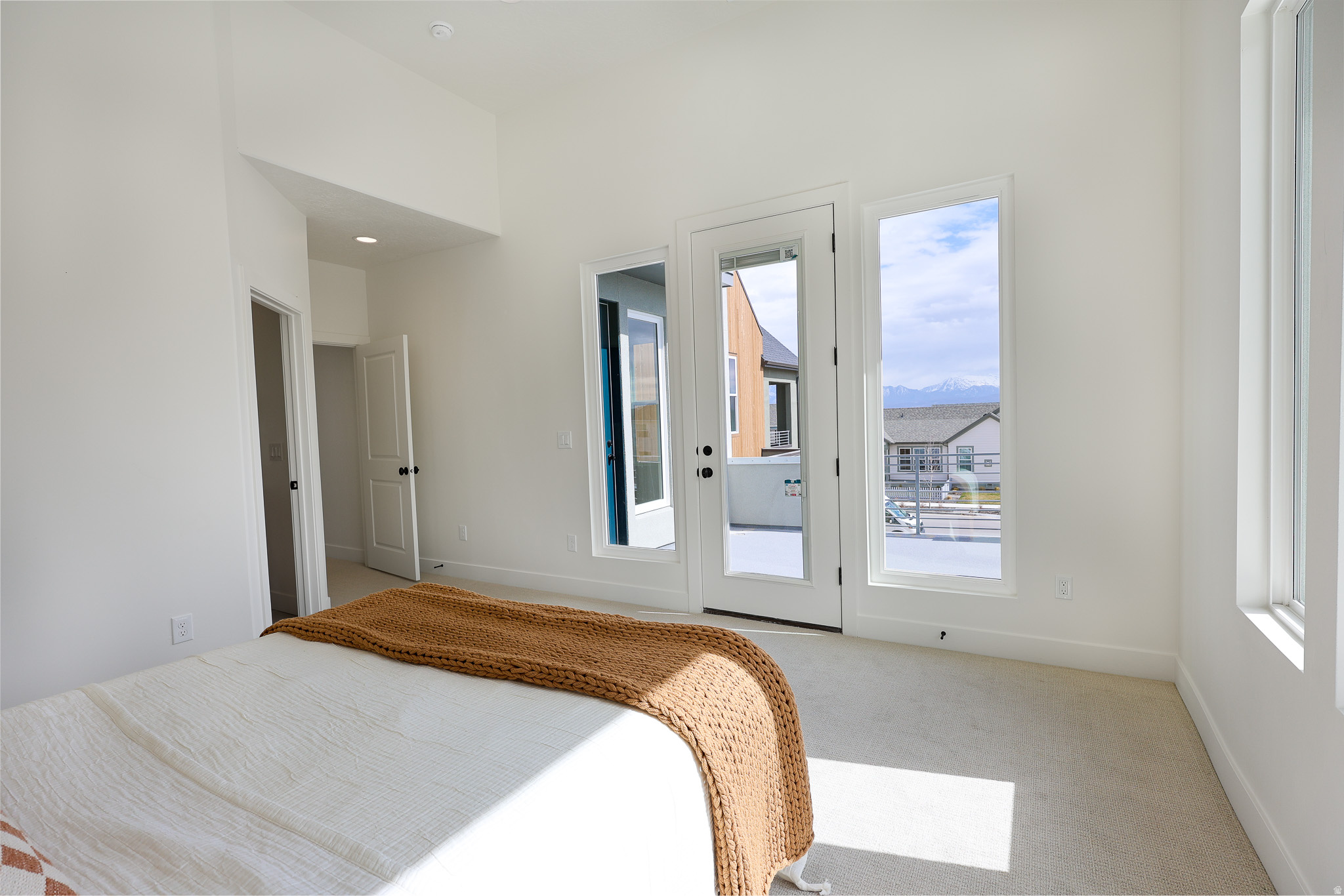 DAYBREAK - Residential