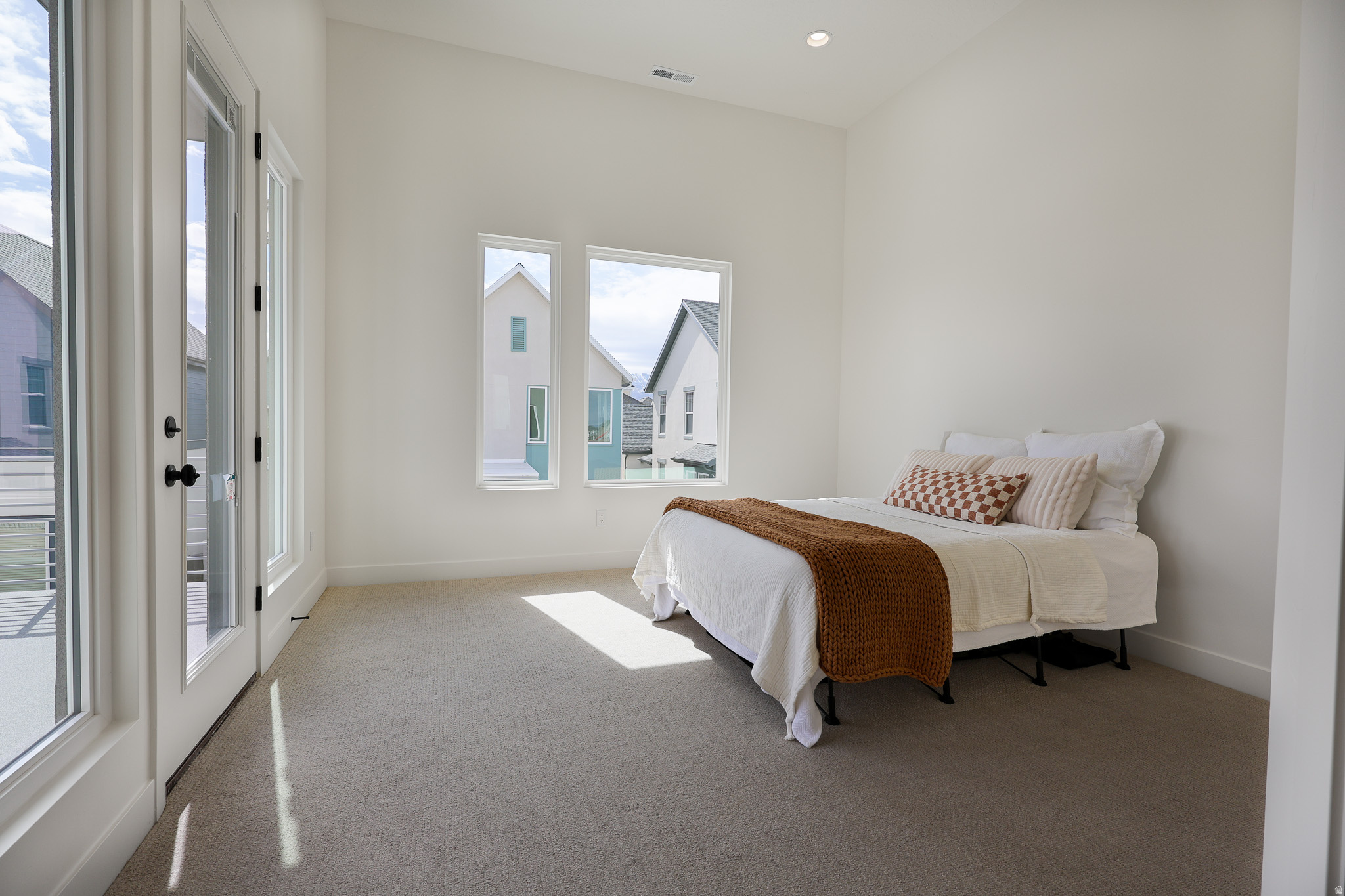 DAYBREAK - Residential