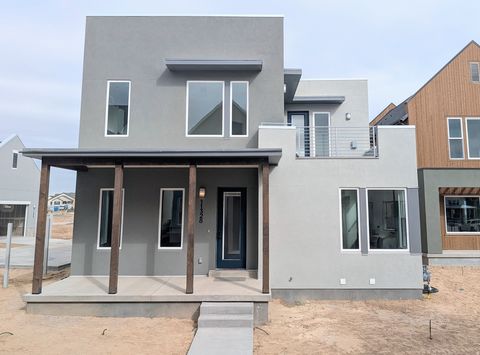 Tiny photo for 11328 S SILVER POND DR W #321, South Jordan, UT 84009 (MLS # 2136802)