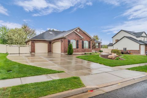 Tiny photo for 816 N 2700 W, Layton, UT 84041 (MLS # 2147868)