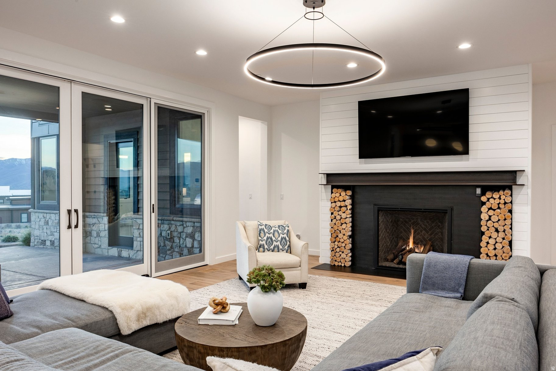 RED LEDGES - Residential