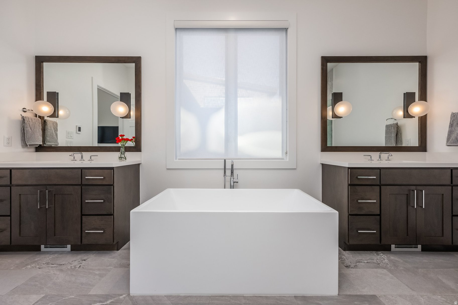 RED LEDGES - Residential