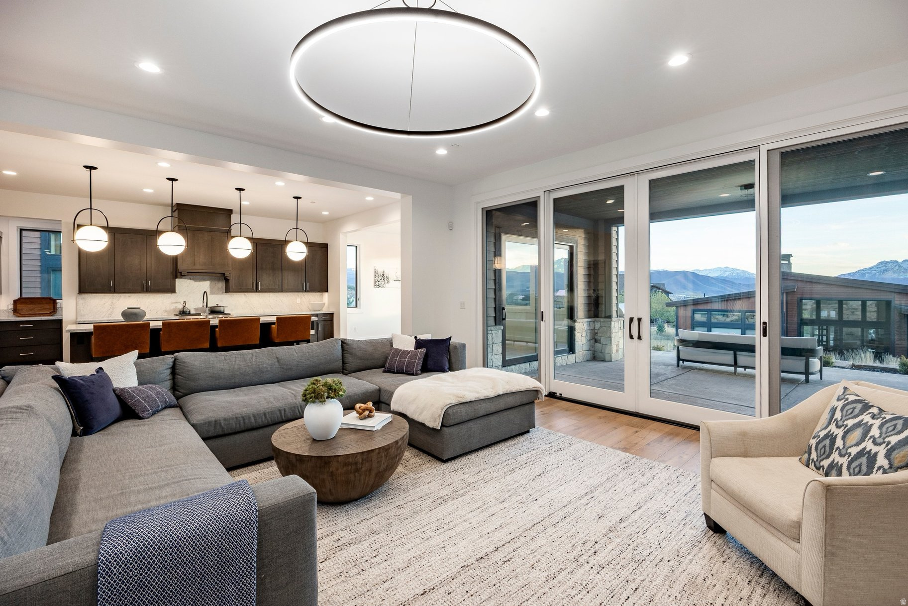 RED LEDGES - Residential