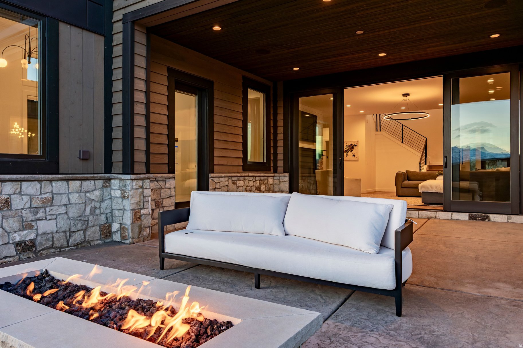 RED LEDGES - Residential