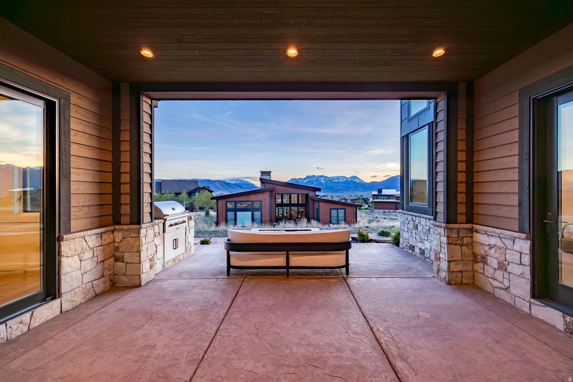 RED LEDGES - Residential