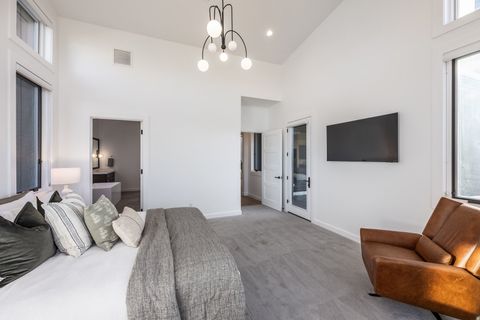 Tiny photo for 1746 E THOMPSON PEAK CIR, Heber City, UT 84032 (MLS # 2132677)