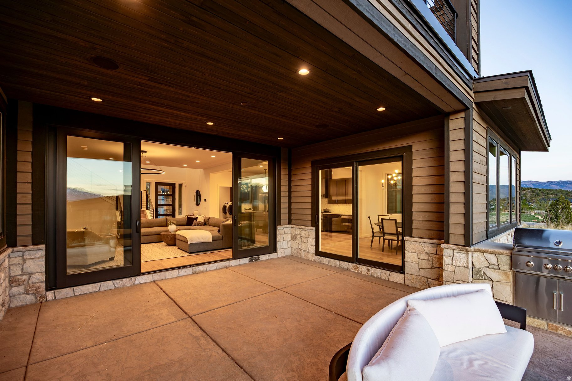 RED LEDGES - Residential