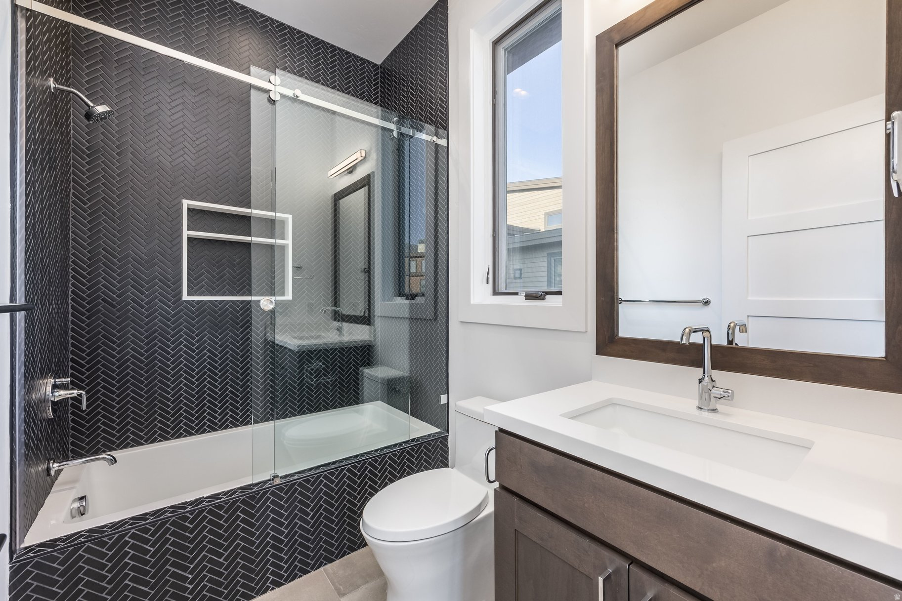 RED LEDGES - Residential