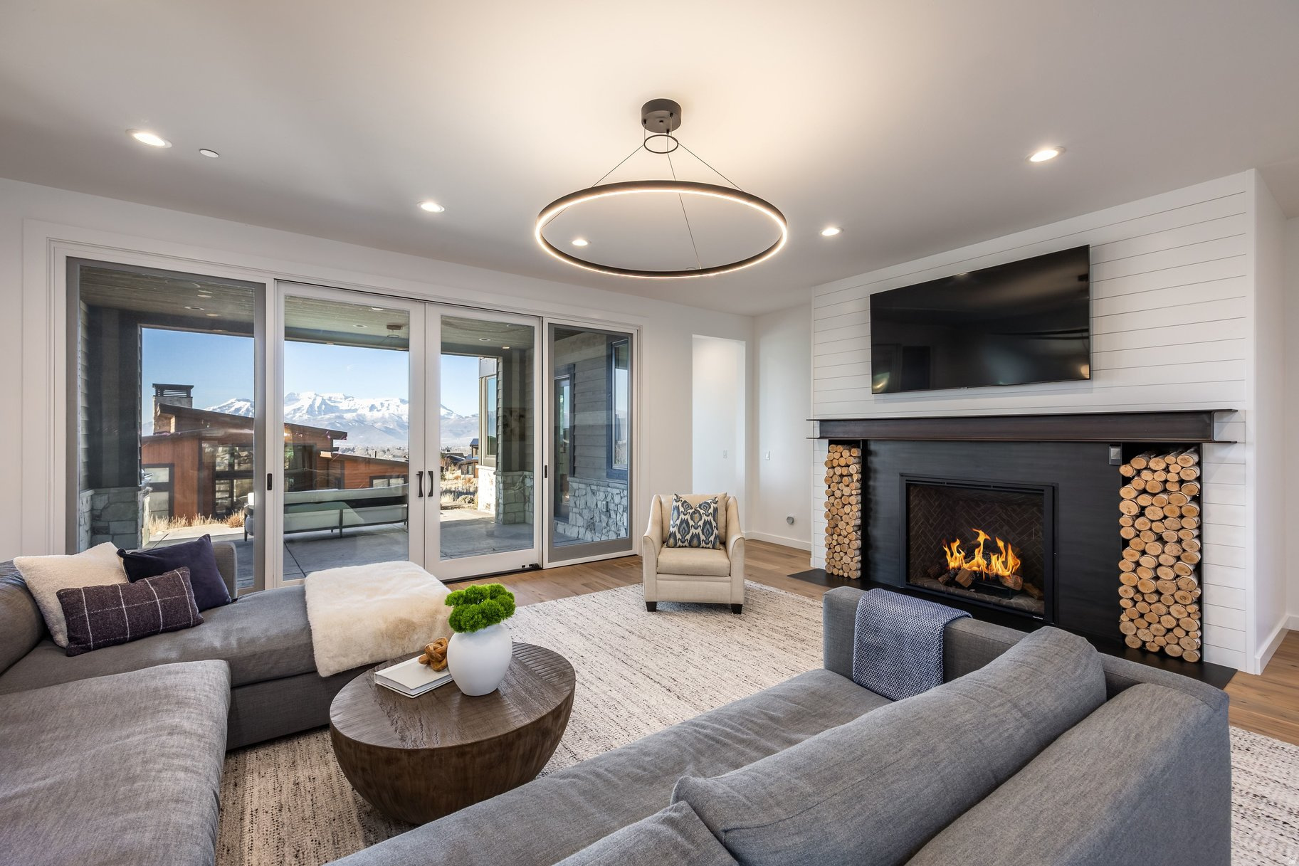 RED LEDGES - Residential