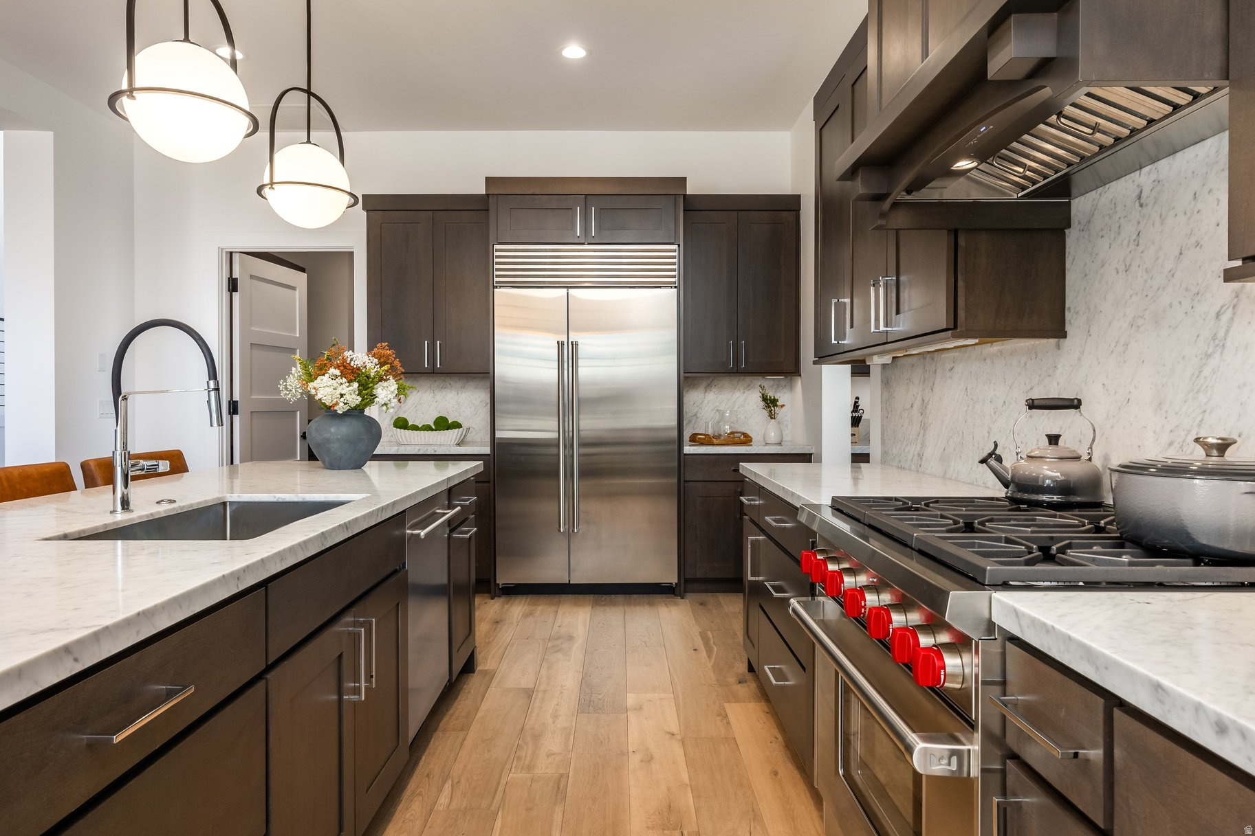 RED LEDGES - Residential