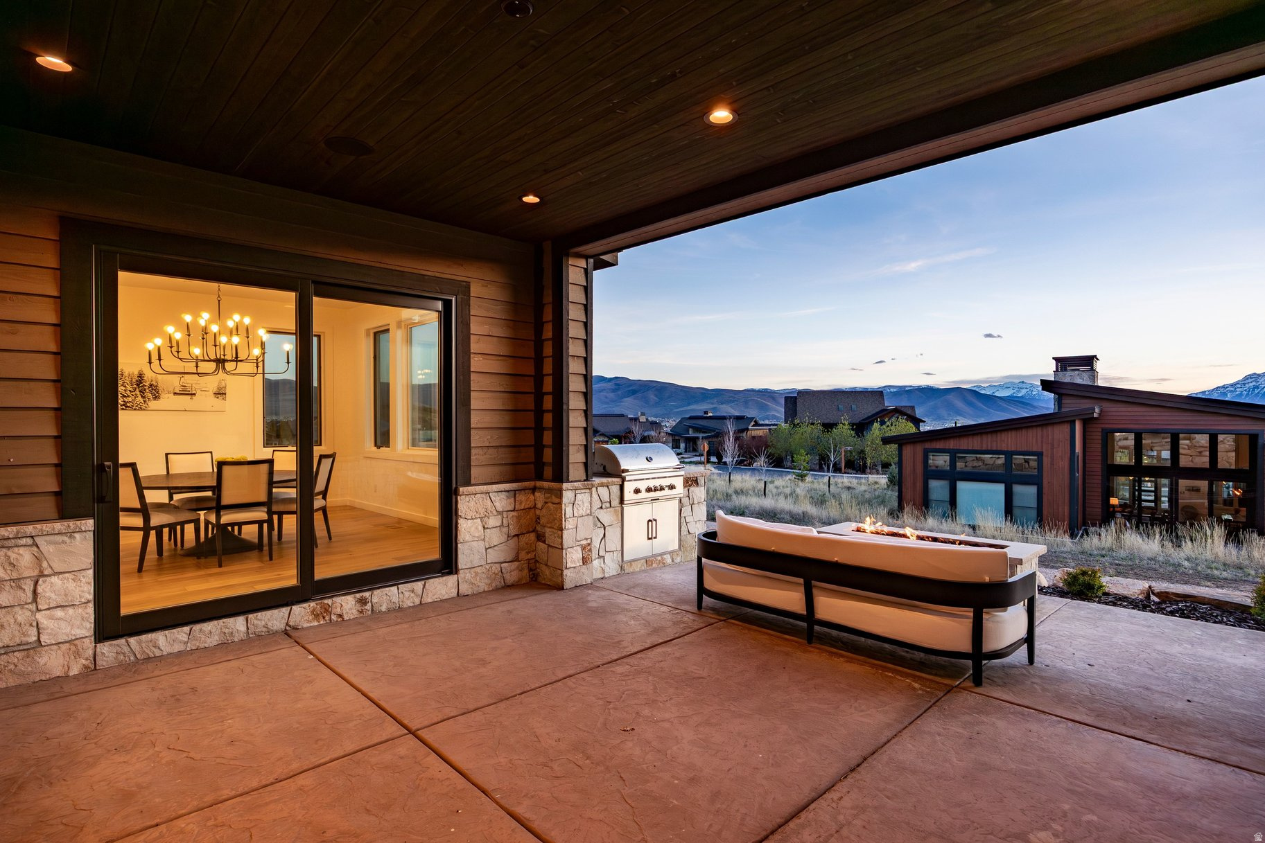 RED LEDGES - Residential