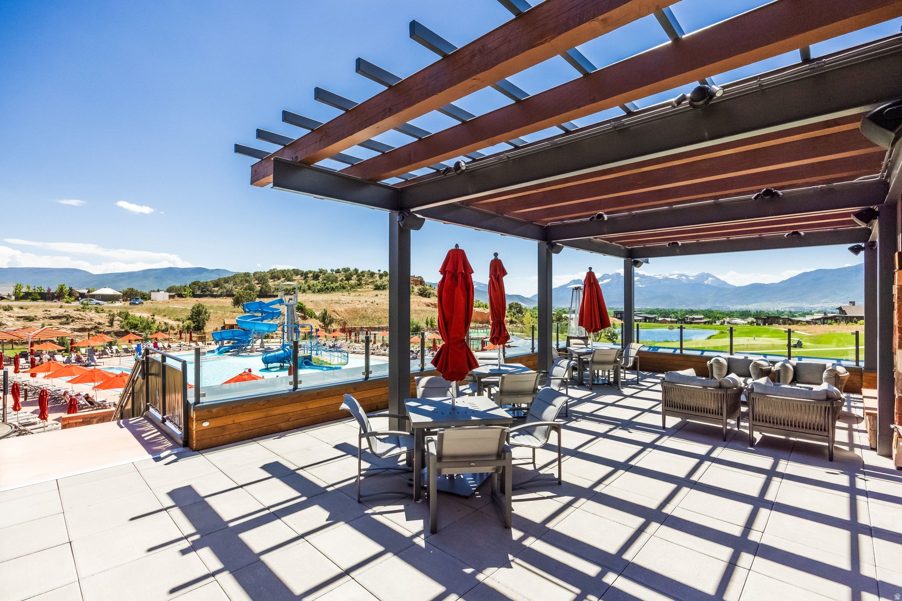 RED LEDGES - Residential