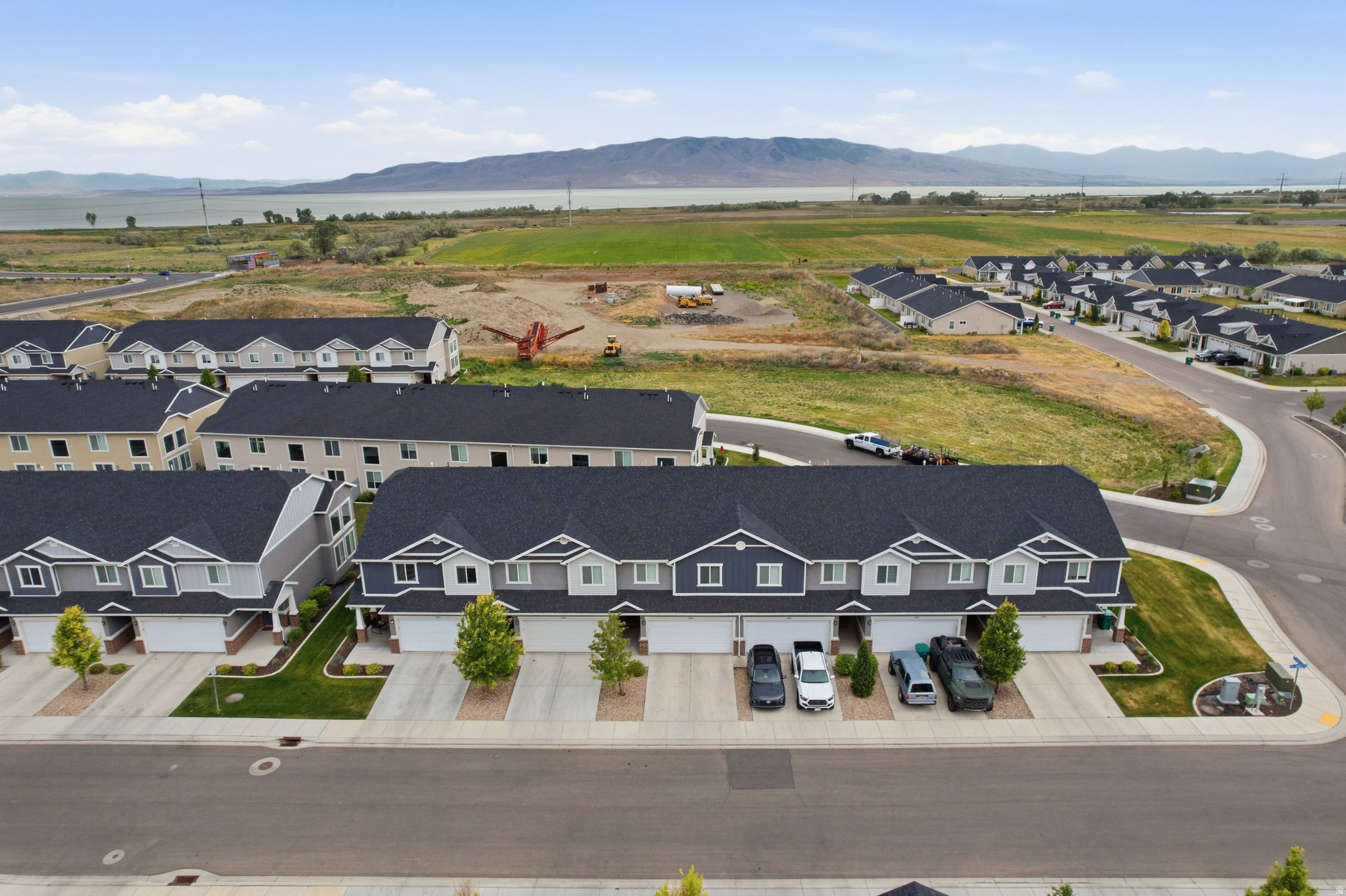 LAKEVIEW - Residential