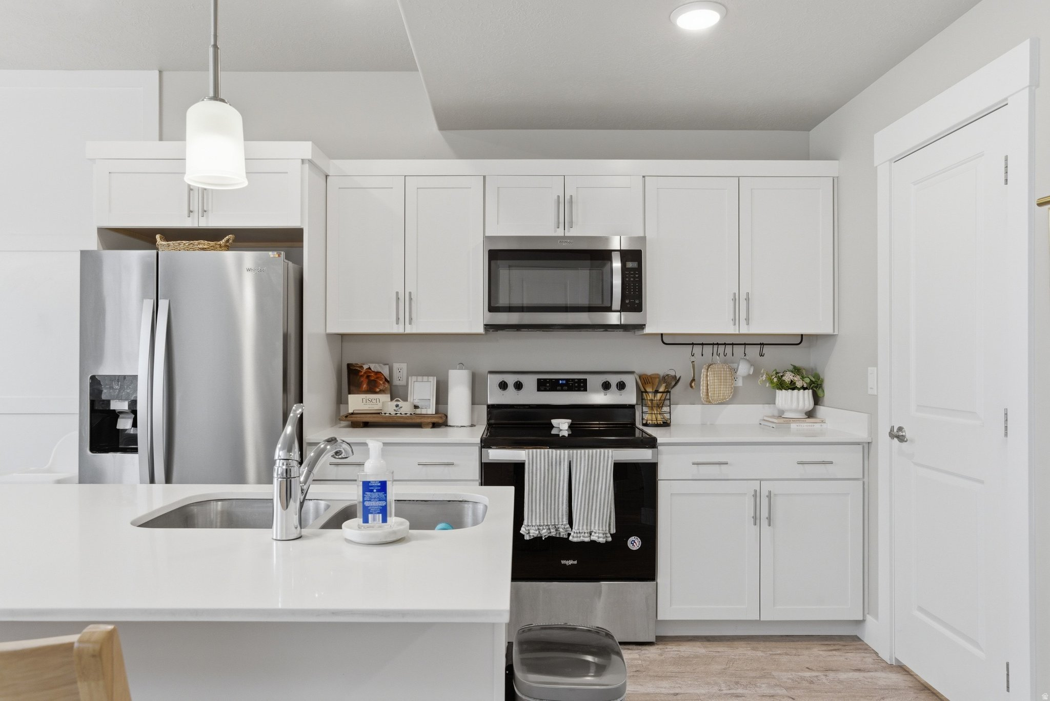 LAKEVIEW - Residential