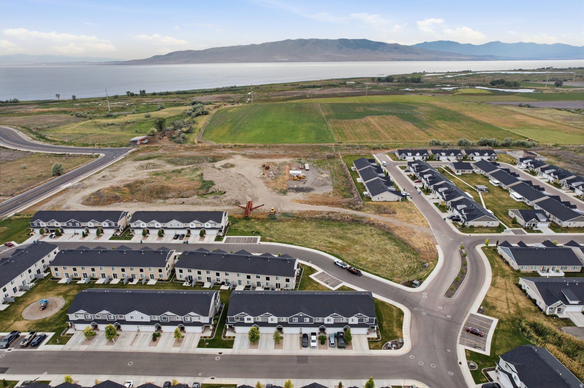 LAKEVIEW - Residential