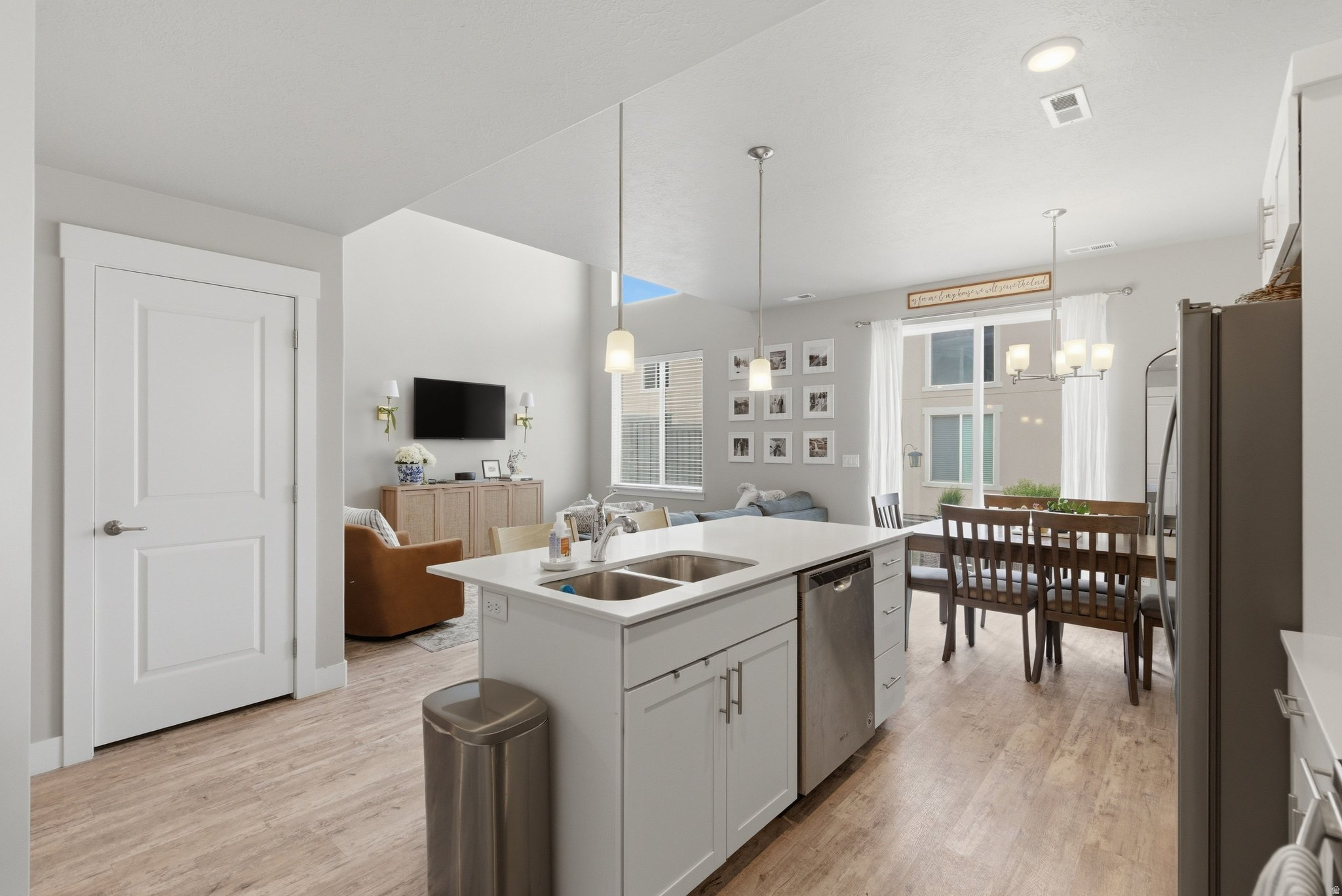 LAKEVIEW - Residential