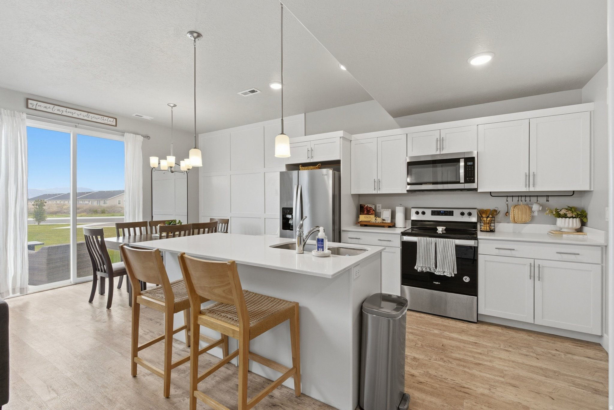 LAKEVIEW - Residential