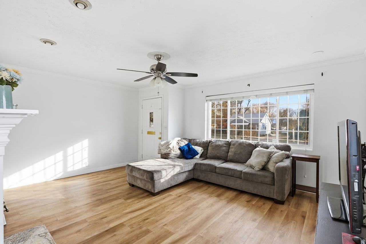 ALPINE GARDENS - Residential