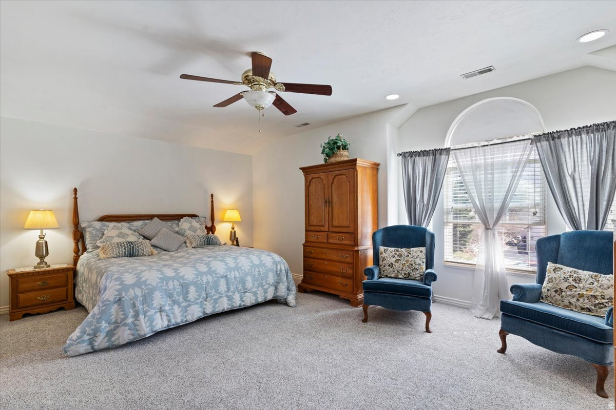 NORTH OAKS COVE - Residential