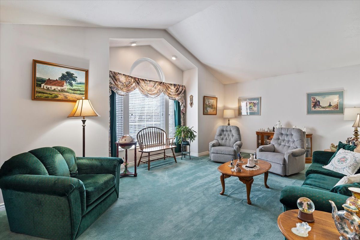 NORTH OAKS COVE - Residential