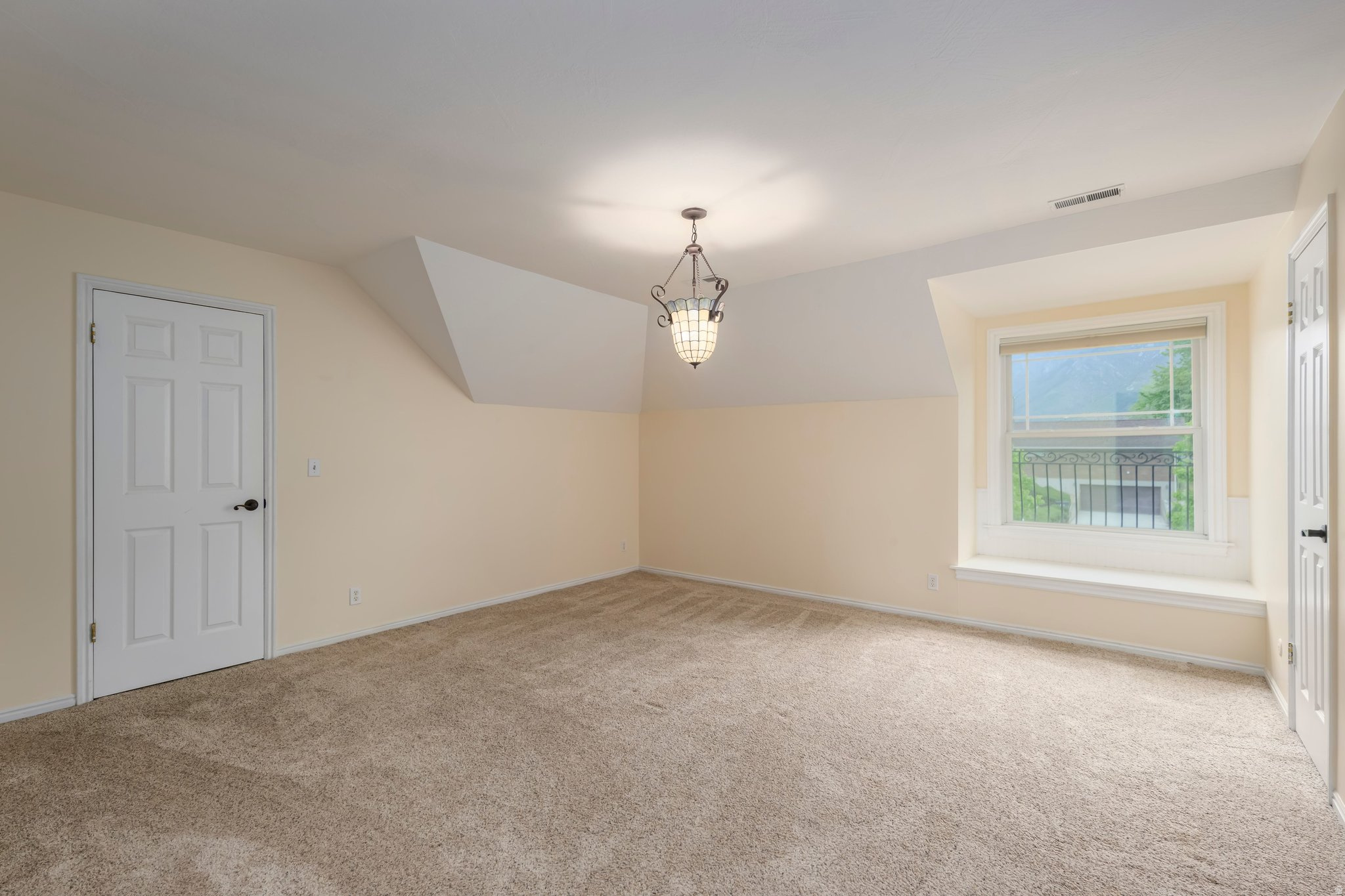 MOUNT MAJESTIC ACRES - Residential