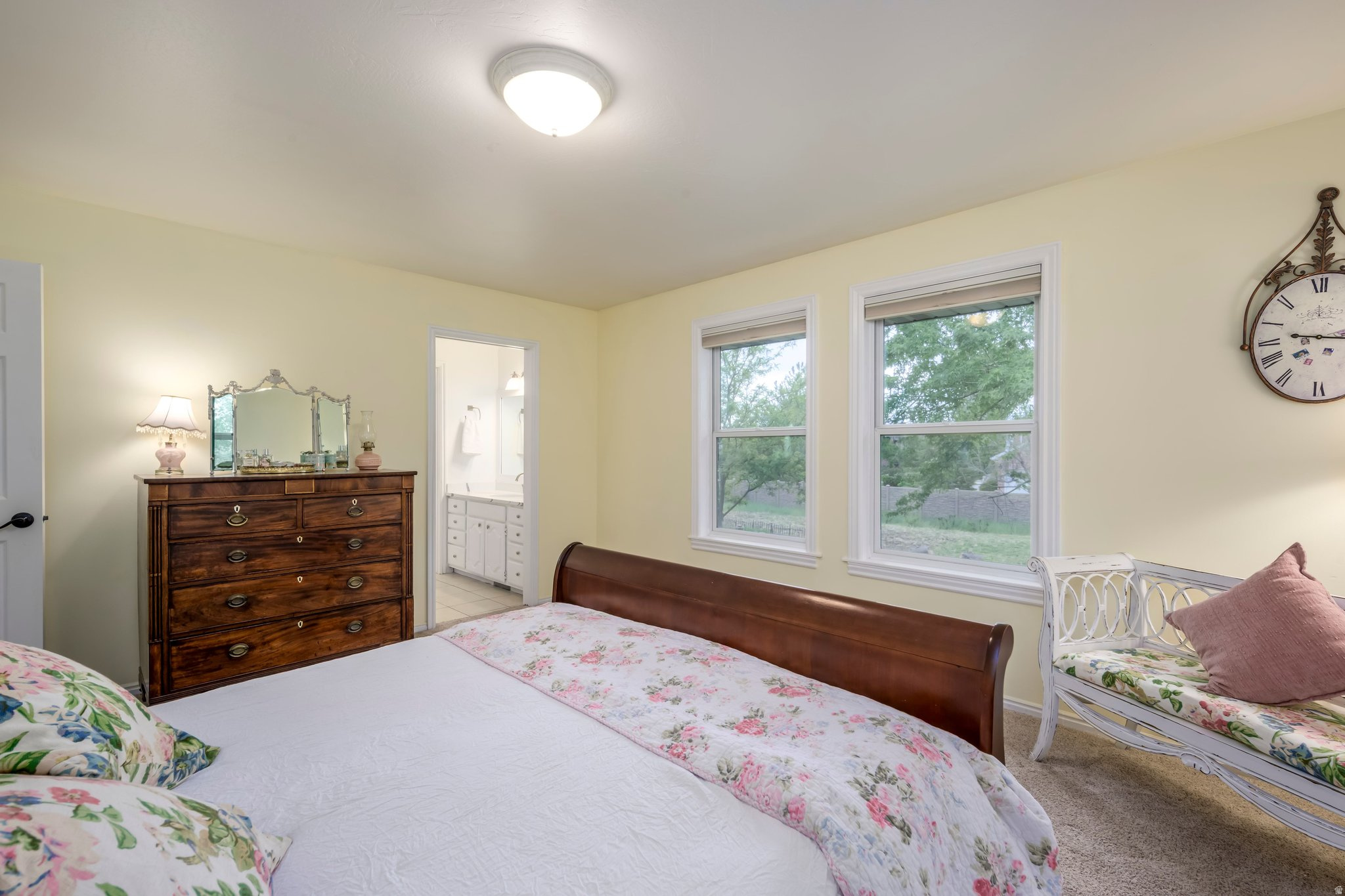 MOUNT MAJESTIC ACRES - Residential